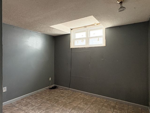 6 Danforth St, Lawrence, MA 01843