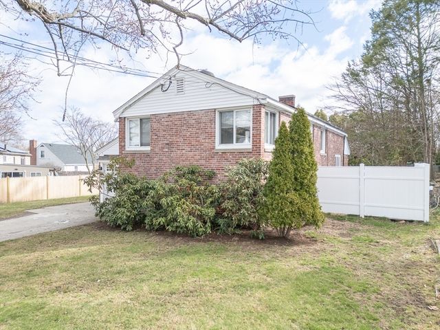 6 Danforth St, Lawrence, MA 01843