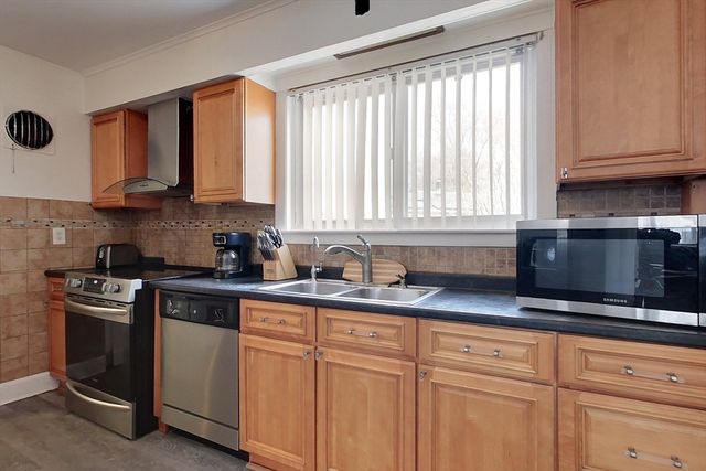 6 Danforth St, Lawrence, MA 01843