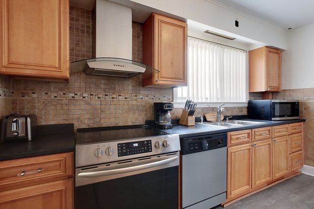 6 Danforth St, Lawrence, MA 01843