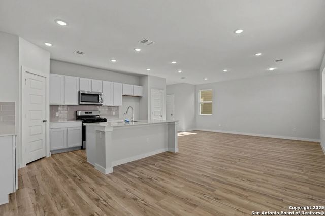 10735 Fairchild Way, San Antonio, TX 78109