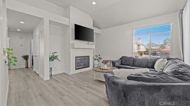 3190 Puesta Del Sol Court 201, Corona, CA 92882