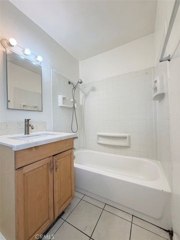1056 E Phillips A, Pomona, CA 91766