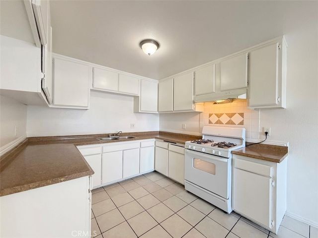 1056 E Phillips A, Pomona, CA 91766