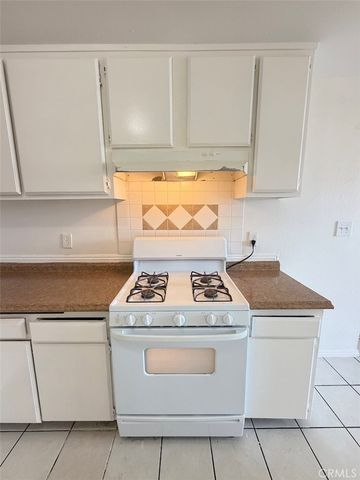 1056 E Phillips A, Pomona, CA 91766