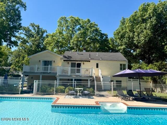 19 Maplewood Drive, Middletown, NJ 07748