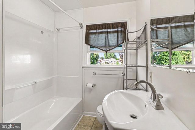 100 NISSLEY DR, Middletown, PA 17057