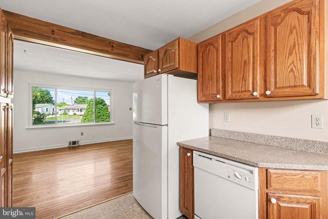 100 NISSLEY DR, Middletown, PA 17057