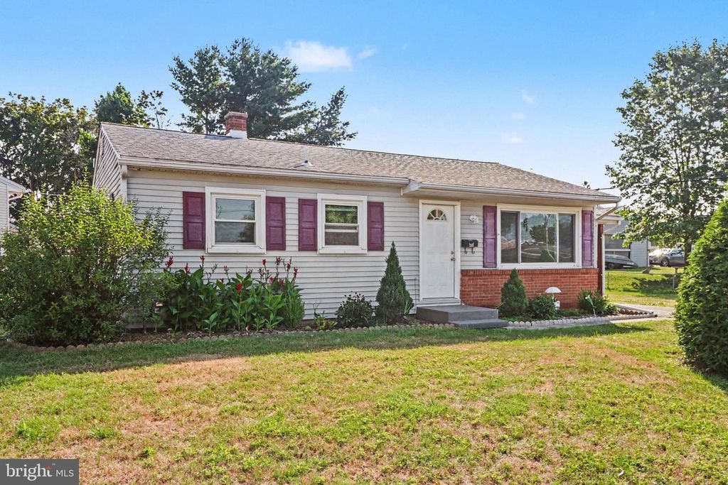 100 NISSLEY DR, Middletown, PA 17057
