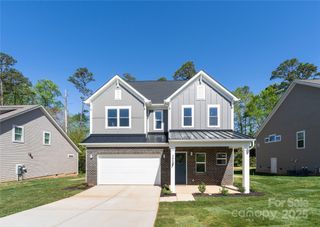 3895 12th Street NE, Hickory, NC 28601