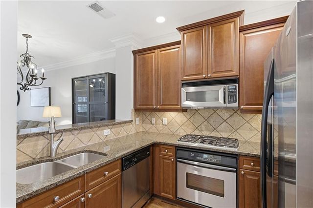 1147 Glenridge Place NE, Atlanta, GA 30342