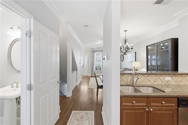 1147 Glenridge Place NE, Atlanta, GA 30342