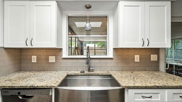 201 meadow, Schertz, TX 78154