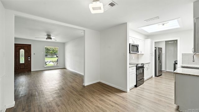 201 meadow, Schertz, TX 78154