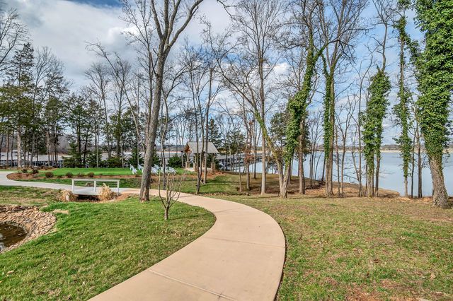 155 Hammock Dr, Winchester, TN 37398