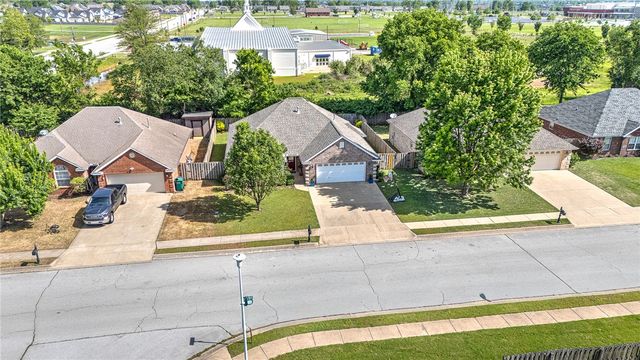 3905 Amour Drive, Rogers, AR 72758
