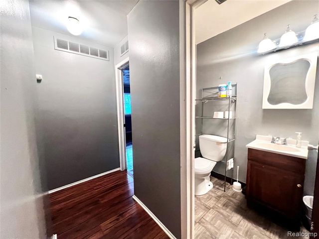 22116 Dante Street 218, Oak Park, MI 48237