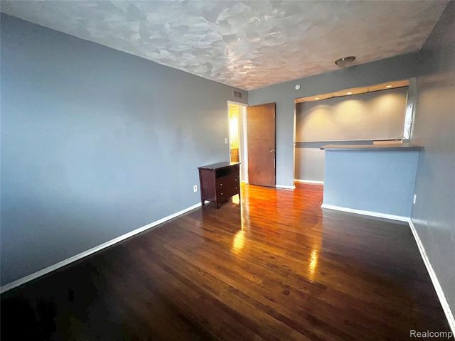 22116 Dante Street 218, Oak Park, MI 48237