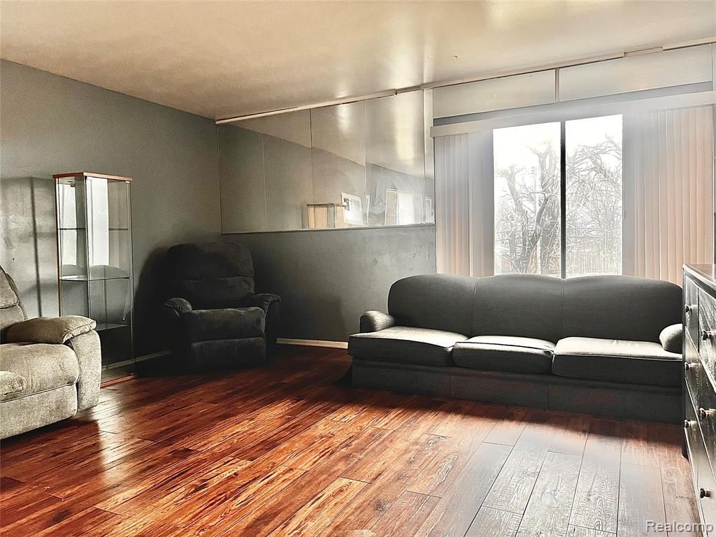 22116 Dante Street 218, Oak Park, MI 48237