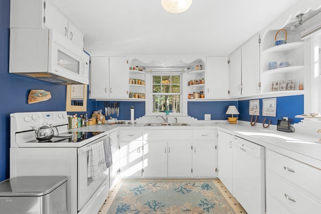 466 Old Mill Rd, Barnstable, MA 02655