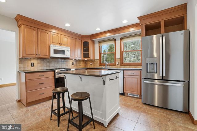 56 JASEN DR, Chalfont, PA 18914