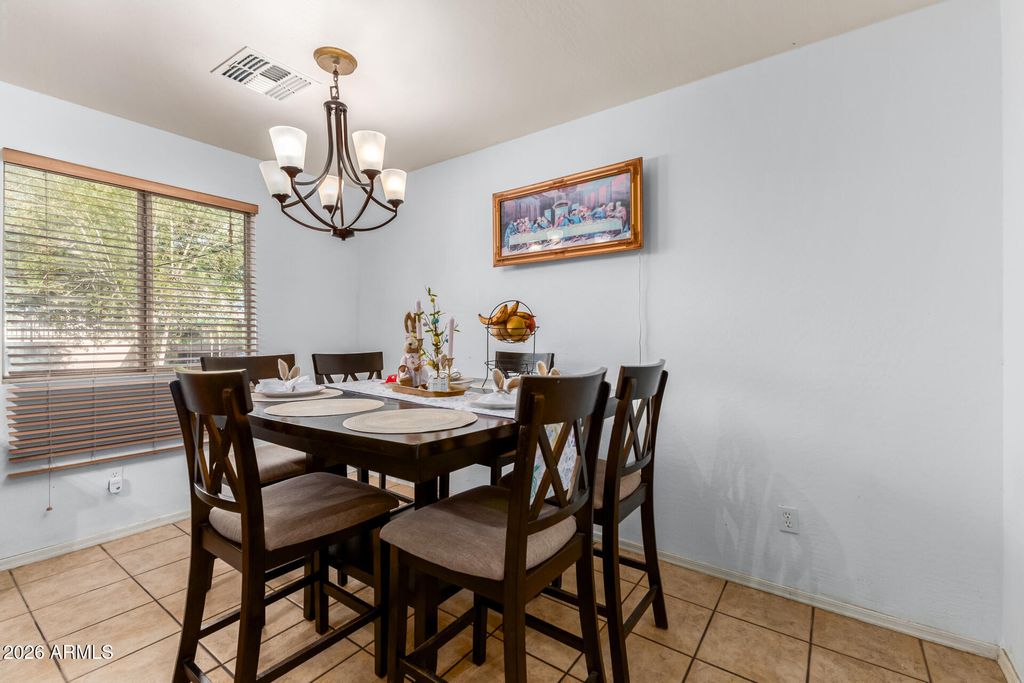 Image 12 of property listing at 3013 S 84TH Drive, Tolleson, AZ 85353