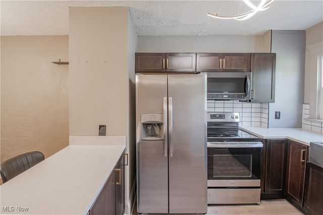 670 Euclid Avenue, Akron, OH 44307