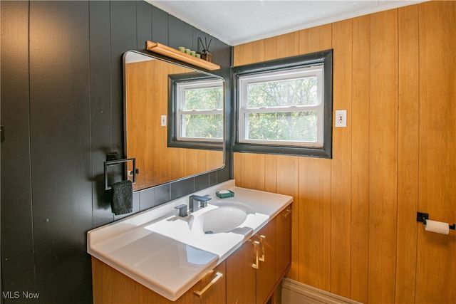 670 Euclid Avenue, Akron, OH 44307