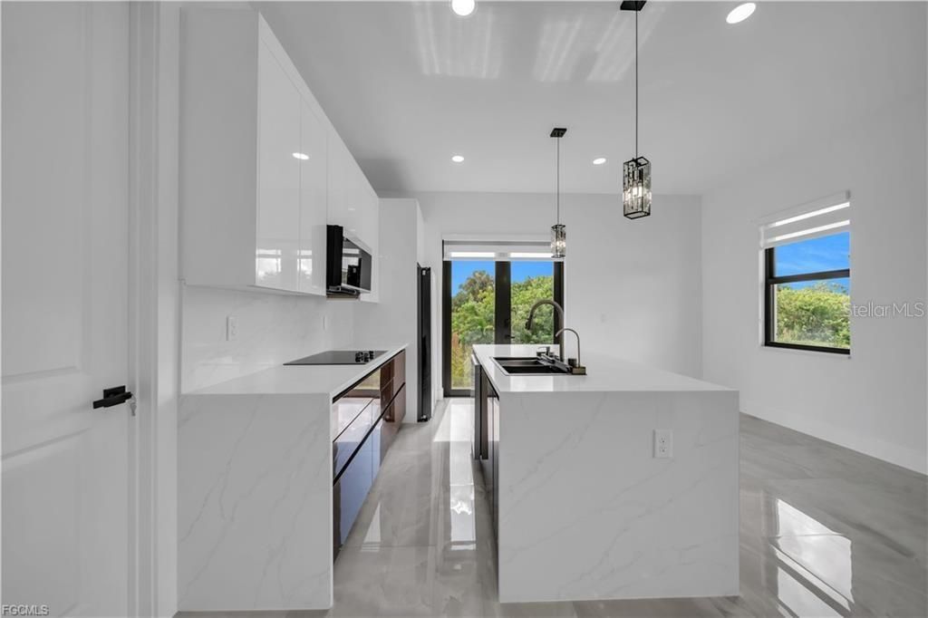 Image 10 of property listing at 711 ROMA AVENUE S, Lehigh Acres, FL 33974