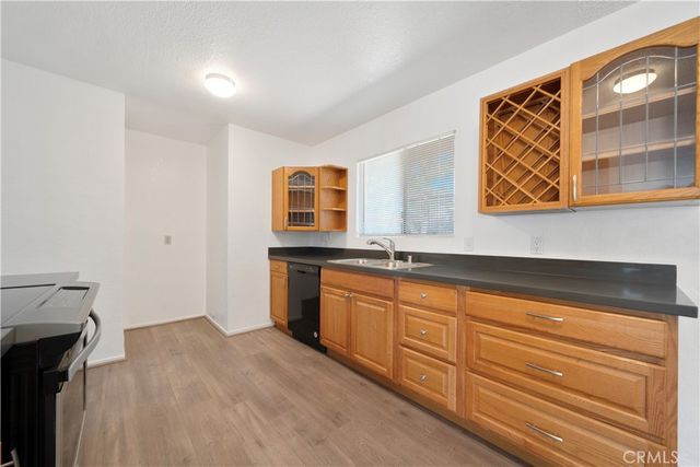 1911 N Summit, Pasadena, CA 91103