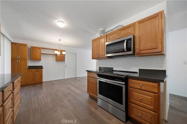 1911 N Summit, Pasadena, CA 91103