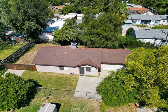 1911 N Summit, Pasadena, CA 91103