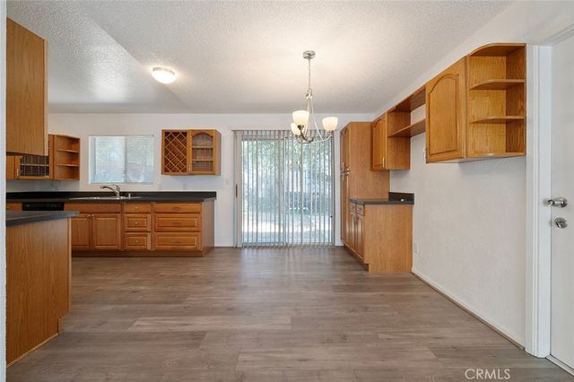 1911 N Summit, Pasadena, CA 91103