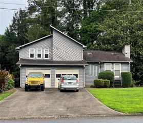 2977 Lowe NE Trail, Marietta, GA 30066
