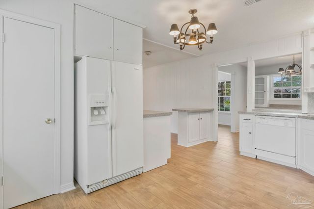 669 Carlton Rd, Pensacola, FL 32534