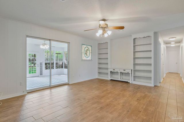 669 Carlton Rd, Pensacola, FL 32534