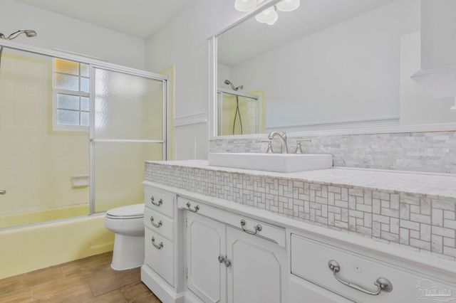 669 Carlton Rd, Pensacola, FL 32534