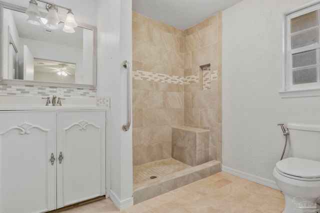 669 Carlton Rd, Pensacola, FL 32534