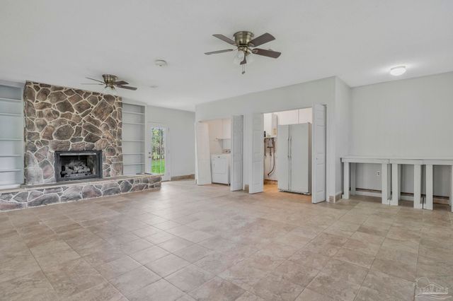 669 Carlton Rd, Pensacola, FL 32534