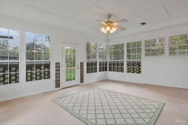 669 Carlton Rd, Pensacola, FL 32534