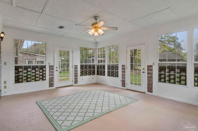 669 Carlton Rd, Pensacola, FL 32534