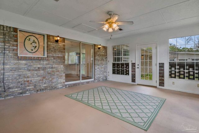 669 Carlton Rd, Pensacola, FL 32534