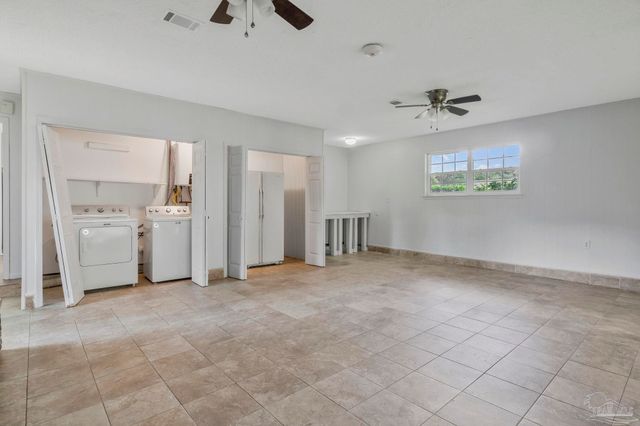 669 Carlton Rd, Pensacola, FL 32534