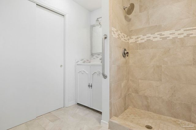 669 Carlton Rd, Pensacola, FL 32534