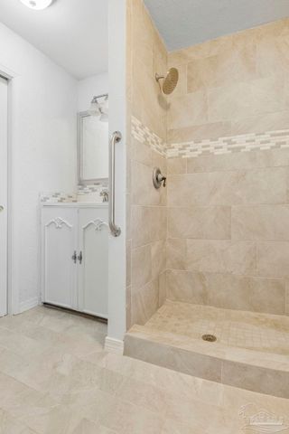 669 Carlton Rd, Pensacola, FL 32534