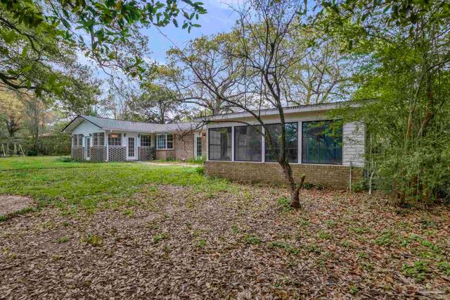 669 Carlton Rd, Pensacola, FL 32534