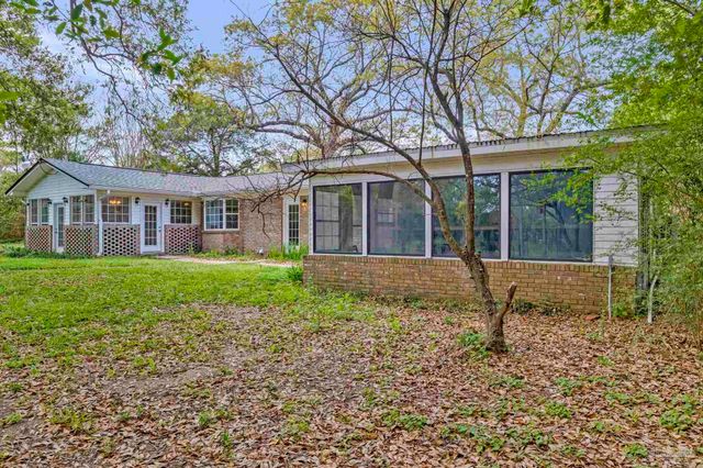 669 Carlton Rd, Pensacola, FL 32534