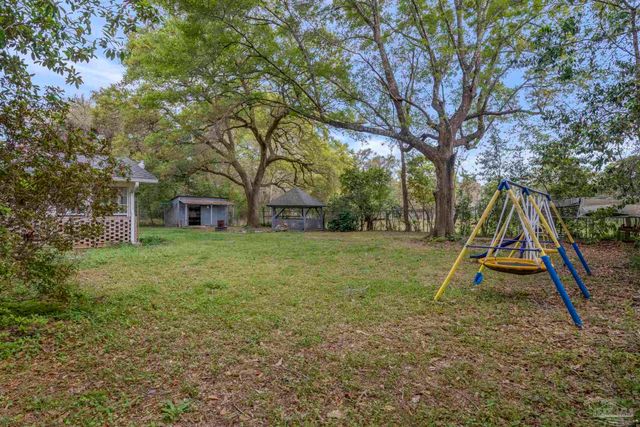 669 Carlton Rd, Pensacola, FL 32534