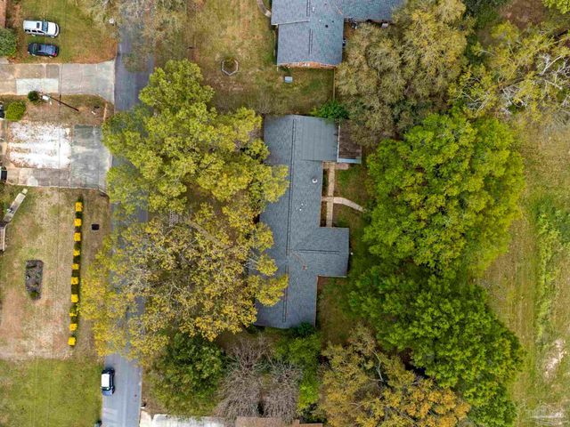 669 Carlton Rd, Pensacola, FL 32534