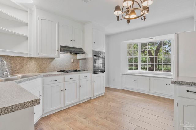 669 Carlton Rd, Pensacola, FL 32534